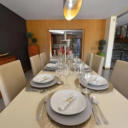 Ferienvilla Mit Pool, Jacuzzi Und Tennisplatz Tatil Evi