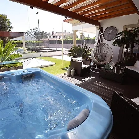 Tatil Evi Ferienvilla Mit Pool, Jacuzzi Und Tennisplatz